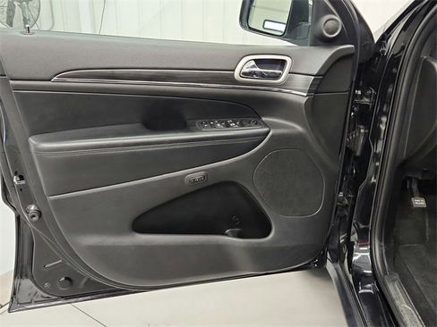 Used 2021 Jeep Grand Cherokee Limited image 28