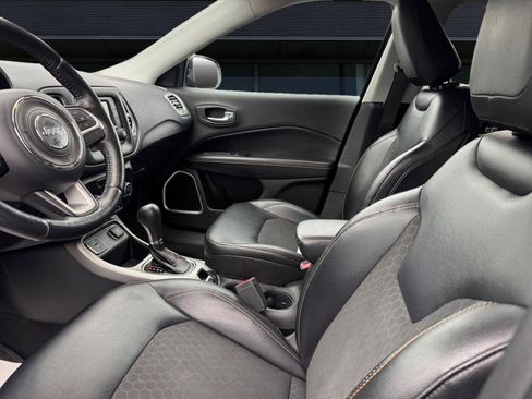 Used 2018 Jeep Compass Latitude w/ Cold Weather Group image 2