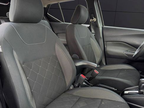 Used 2020 Nissan Kicks S image 14