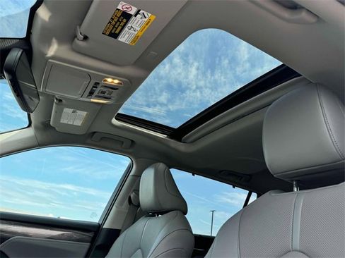 Used 2022 Toyota Highlander Limited image 21