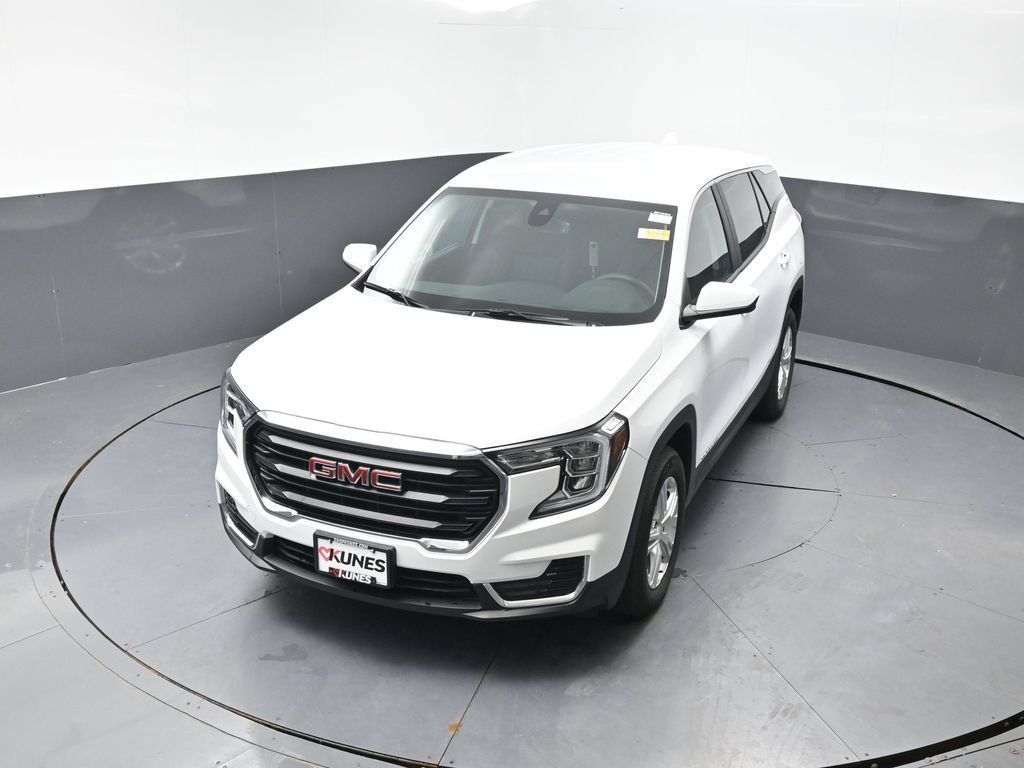 Used 2024 GMC Terrain SLE FWD image 43