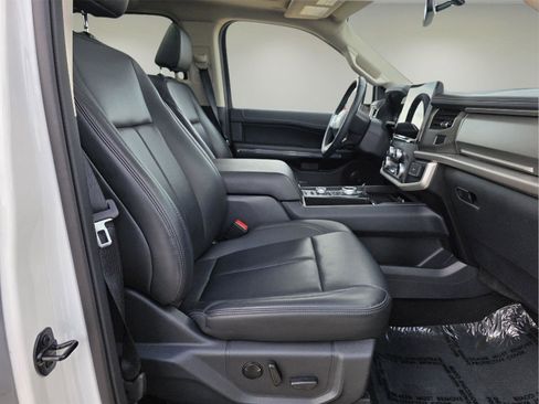 Used 2023 Ford Expedition XLT AWD/4WD image 26