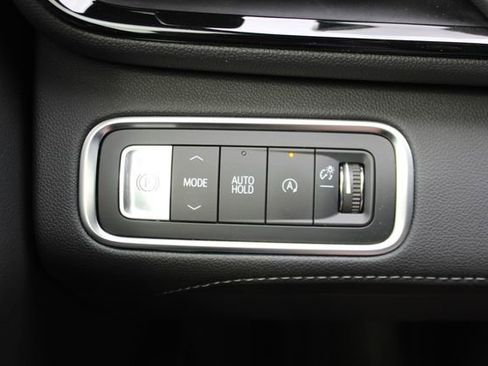 Used 2025 Buick Enclave Avenir w/ Trailering Package, 5000 lbs. FWD image 16
