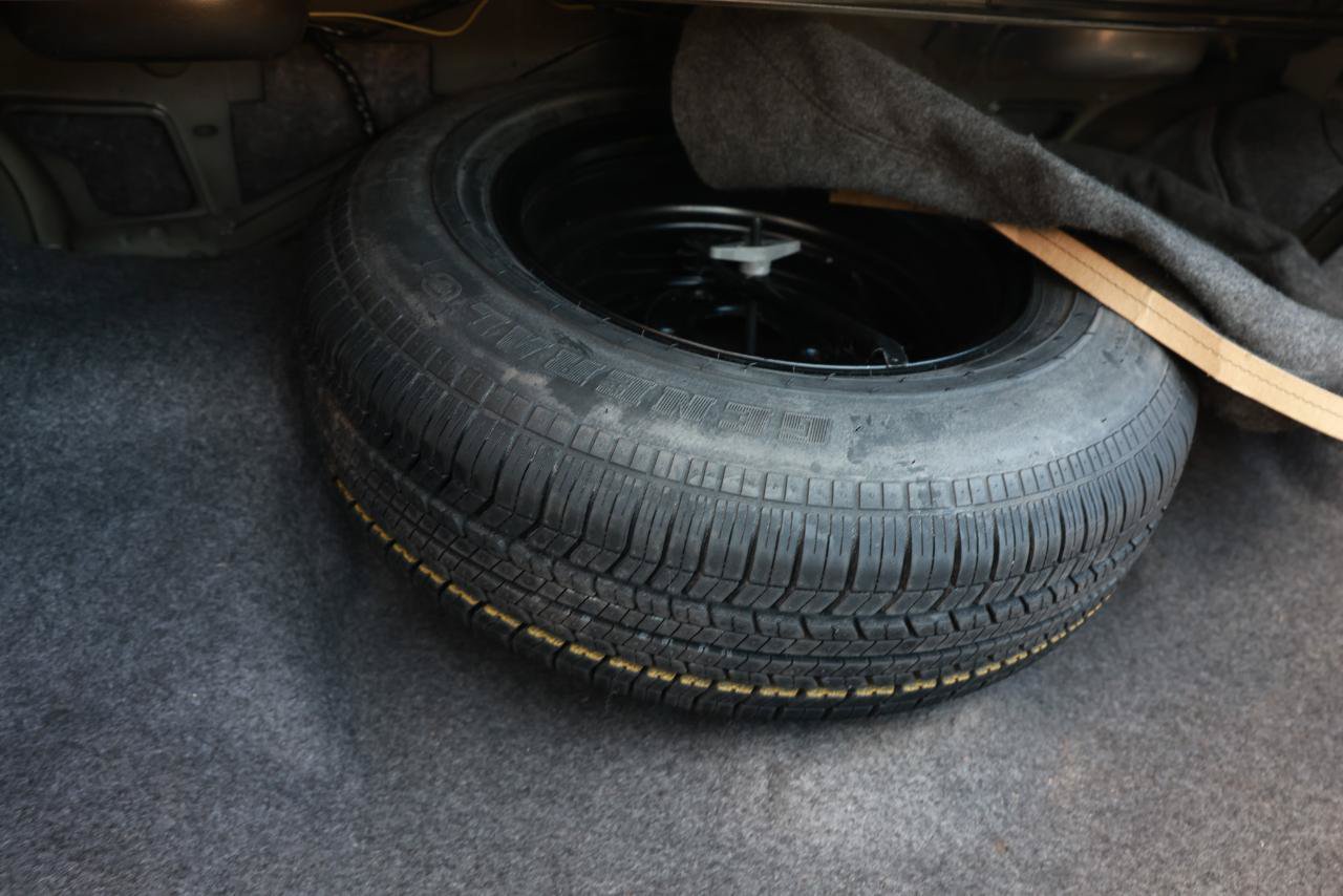 Used 1996 Chevrolet Caprice SS RWD image 29