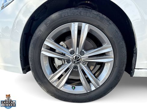 Used 2024 Volkswagen Jetta SE w/ Panoramic Sunroof Package FWD image 19