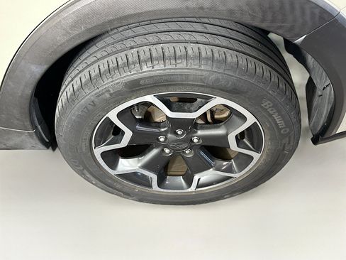 Used 2014 Subaru Crosstrek 2.0i Premium image 11