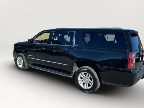 Used 2017 GMC Yukon XL SLT w/ Premium Edition image 8