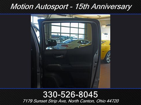 Used 2019 Toyota Tacoma TRD Off-Road image 39