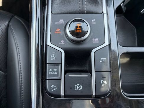 Certified 2023 Kia Sorento SX AWD/4WD image 32