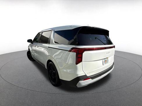 Used 2026 Kia Carnival FWD image 6