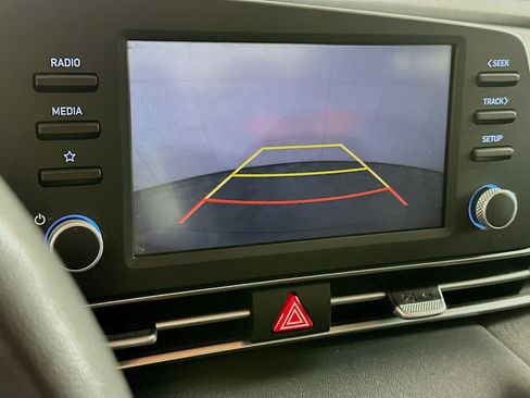 Used 2021 Hyundai Elantra SE image 21