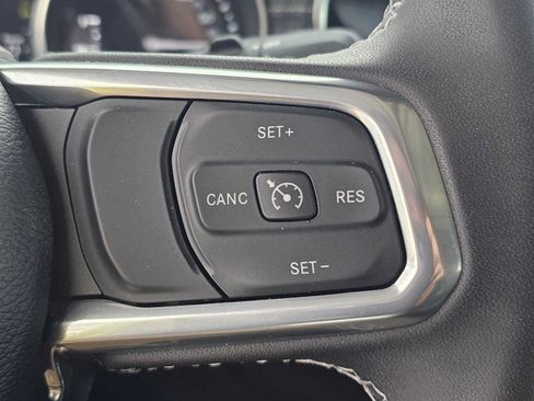 Used 2023 Jeep Wrangler Unlimited Sahara AWD/4WD image 30