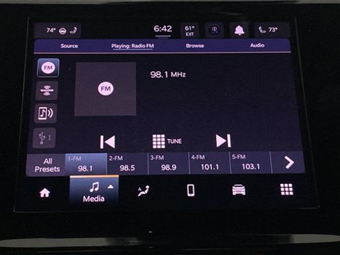 Used 2023 Jeep Grand Cherokee Altitude AWD/4WD image 15