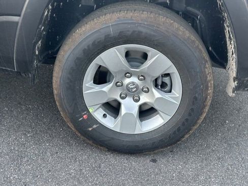 New 2026 RAM 1500 4x4 Crew Cab image 18