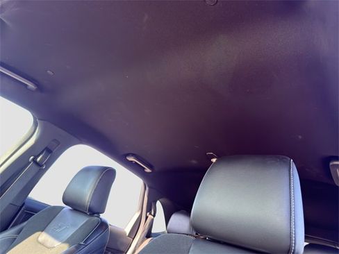 Used 2022 Ford Edge ST image 29