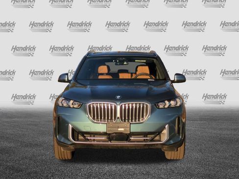 Used 2026 BMW X5 xDrive50e image 3
