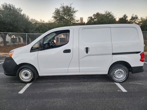 Used 2020 Nissan NV200 S image 4