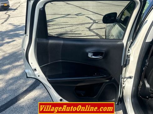 Used 2018 Jeep Compass Limited AWD/4WD image 33