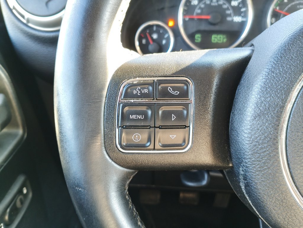 Used 2016 Jeep Wrangler Unlimited Sahara w/ Dual Top Group AWD/4WD image 23