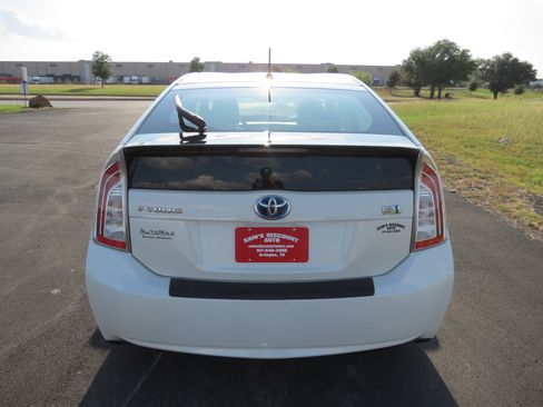 Used 2012 Toyota Prius Two FWD image 7