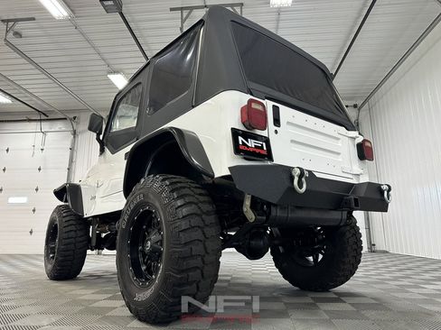 Used 1991 Jeep Wrangler S image 21