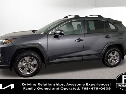 Used 2024 Toyota RAV4 LE image 4