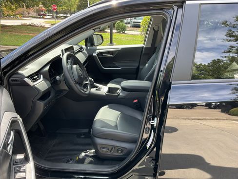 Used 2023 Toyota RAV4 XLE Premium AWD/4WD image 16