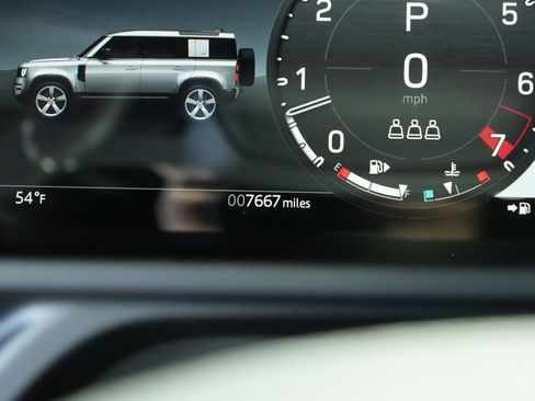 Used 2025 Land Rover Defender 110 X image 26