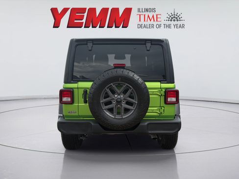 Used 2025 Jeep Wrangler Sport AWD/4WD image 7