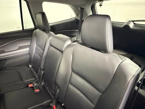 Used 2019 Honda Pilot Touring image 40