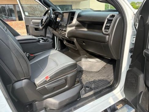 Used 2024 RAM 3500 Tradesman w/ Chrome Appearance Group AWD/4WD image 29