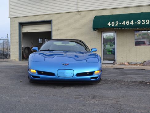 Used 2000 Chevrolet Corvette Convertible w/ Memory Pkg image 2