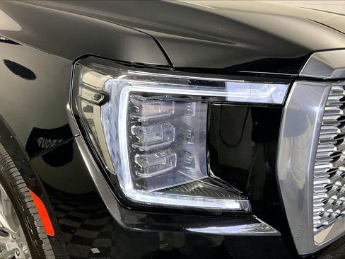Certified 2023 GMC Yukon Denali w/ Advanced Technology Package image 27