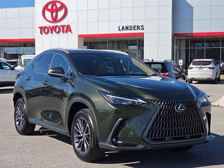 Used 2025 Lexus NX 250 FWD w/ Towing Package (2000 Lbs) video 1