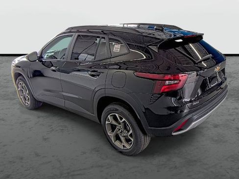 New 2026 Chevrolet Trax LT w/ Driver Confidence Package FWD image 11