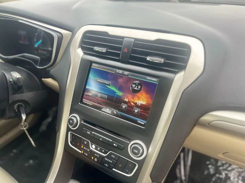 Used 2016 Ford Fusion SE image 15