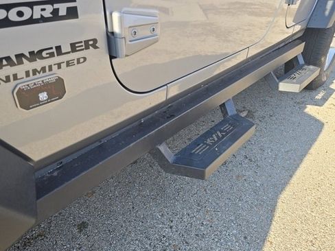 Used 2017 Jeep Wrangler Unlimited Sport w/ Quick Order Package 23S image 17