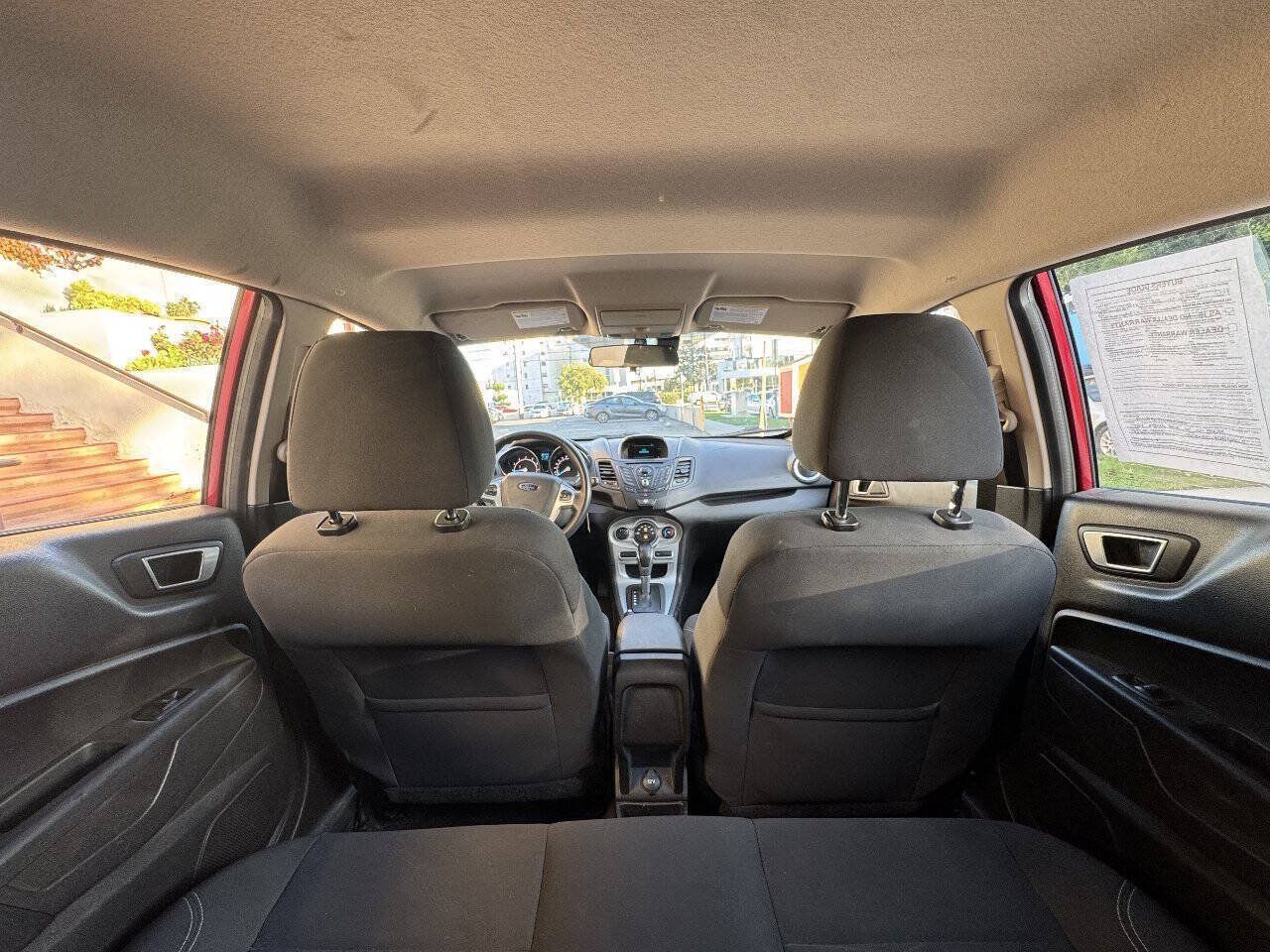 Used 2015 Ford Fiesta SE FWD image 26