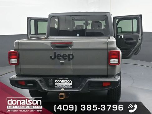 Used 2022 Jeep Gladiator Sport AWD/4WD image 25