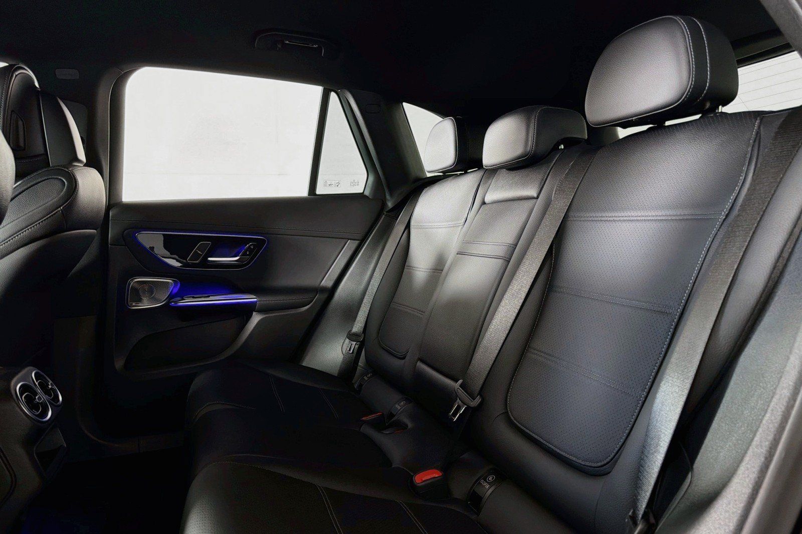 Certified 2025 Mercedes-Benz GLC 350e 4MATIC image 9