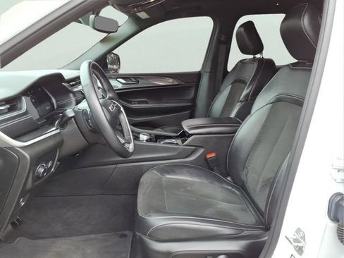 Used 2021 Jeep Grand Cherokee L Laredo AWD/4WD image 16