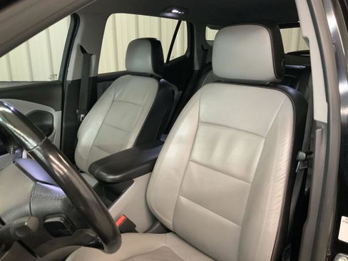 Used 2021 GMC Terrain SLT FWD image 3