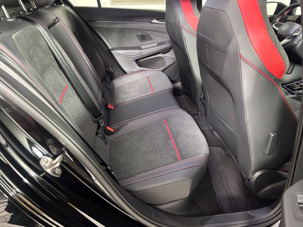 New 2026 Volkswagen GTI SE FWD image 10