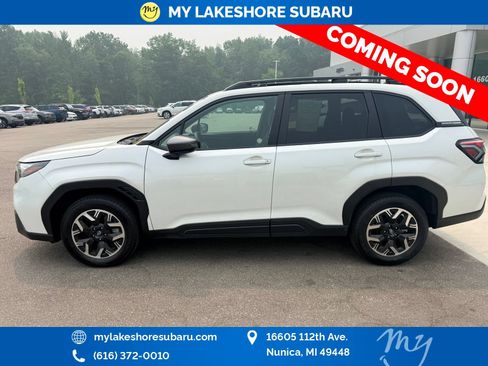 Used 2025 Subaru Forester Premium AWD/4WD image 4