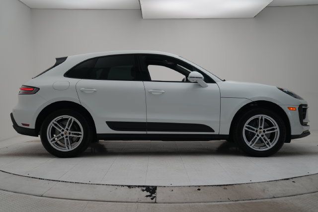 Certified 2026 Porsche Macan AWD/4WD image 19