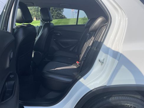 Used 2019 Chevrolet Trax LT w/ LT Convenience Package FWD image 20