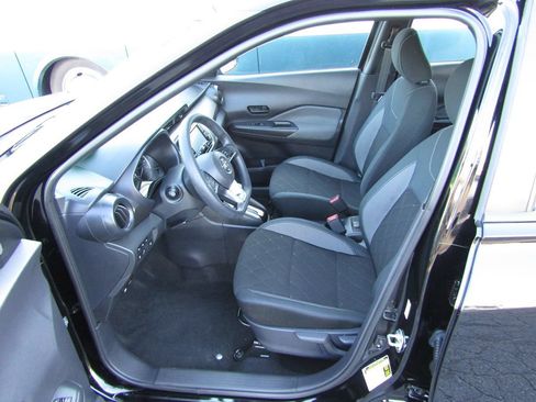 Used 2020 Nissan Kicks S FWD image 4