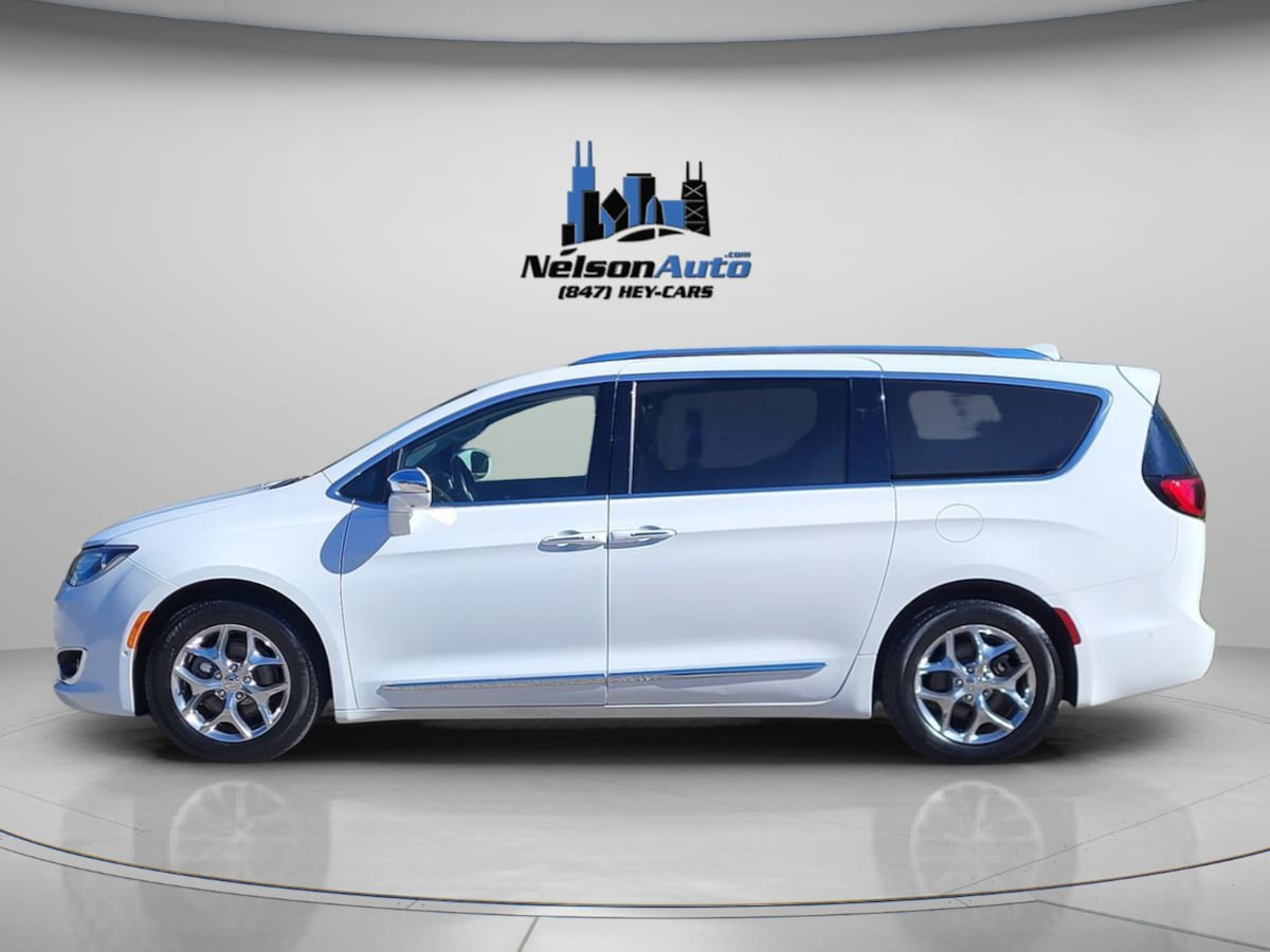 Used 2019 Chrysler Pacifica Limited w/ Advanced Safetytec Group FWD image 9