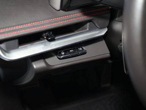 Used 2021 Chevrolet Corvette Stingray Premium Cpe w/ Z51 Performance Package image 26