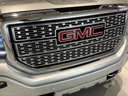 Used 2018 GMC Sierra 1500 Denali w/ Denali Ultimate Package AWD/4WD image 31